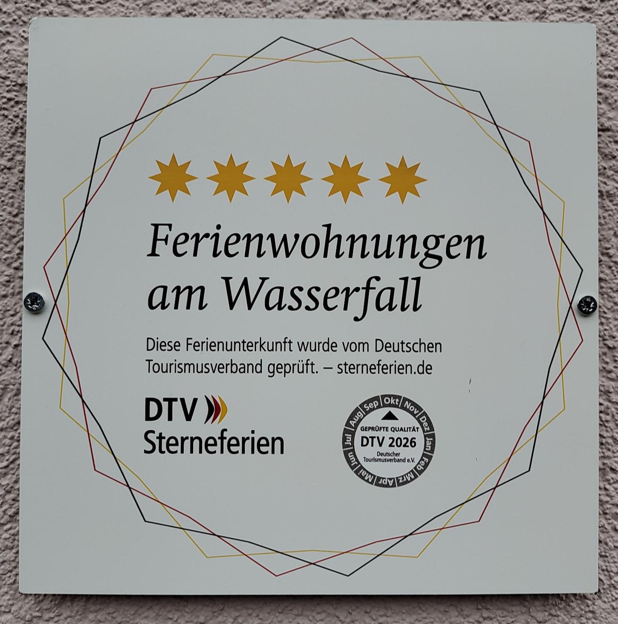 Ferienwohnungen Am Wasserfall Bad Urach Bagian luar foto