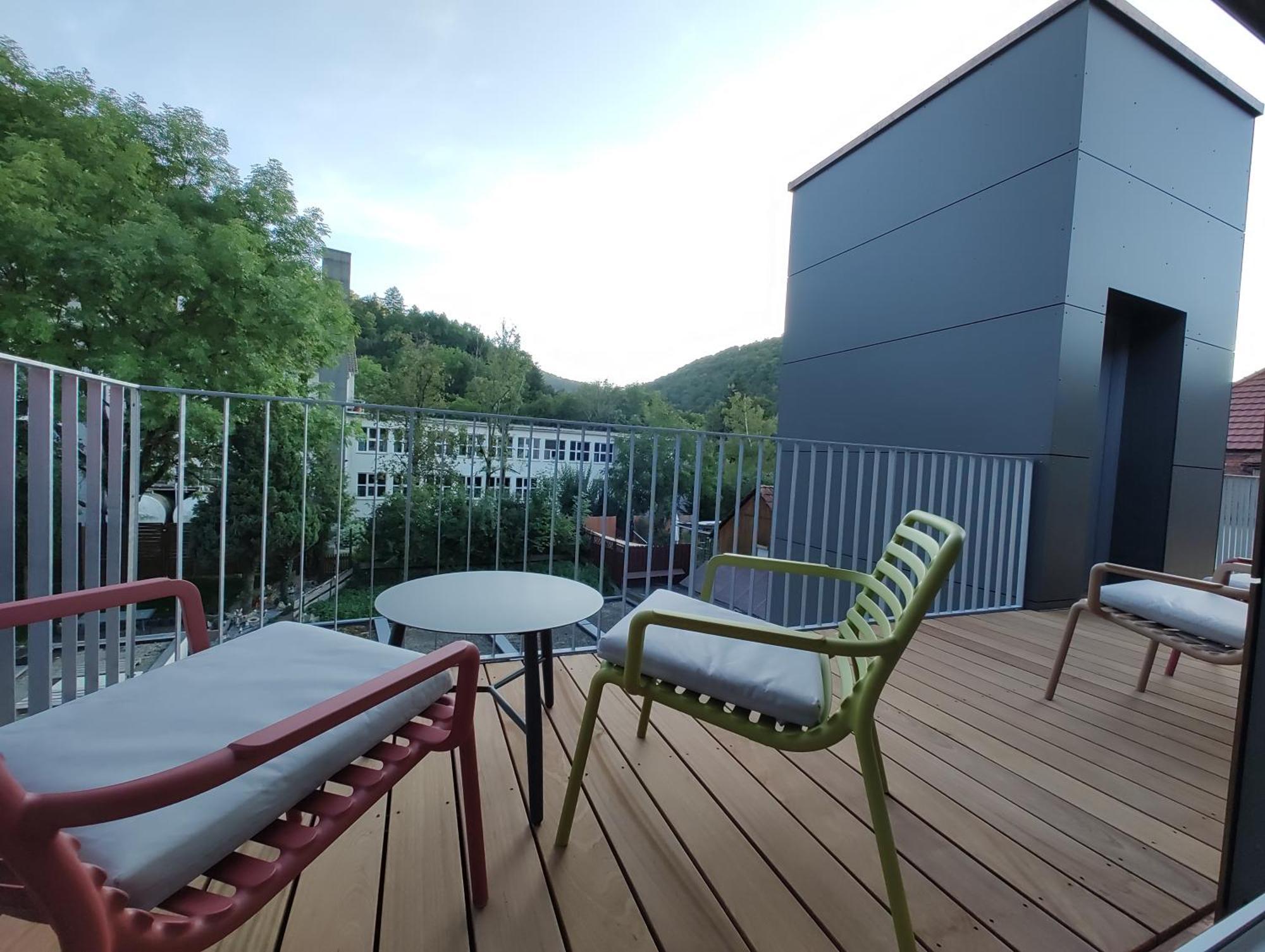 Ferienwohnungen Am Wasserfall Bad Urach Ruang foto